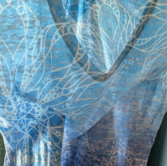 Ocean Blue Ombre Women's Vneck Tee by prAna Sz M - Picture 3 of 3